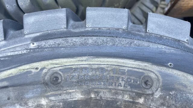28×9-15-Tire1