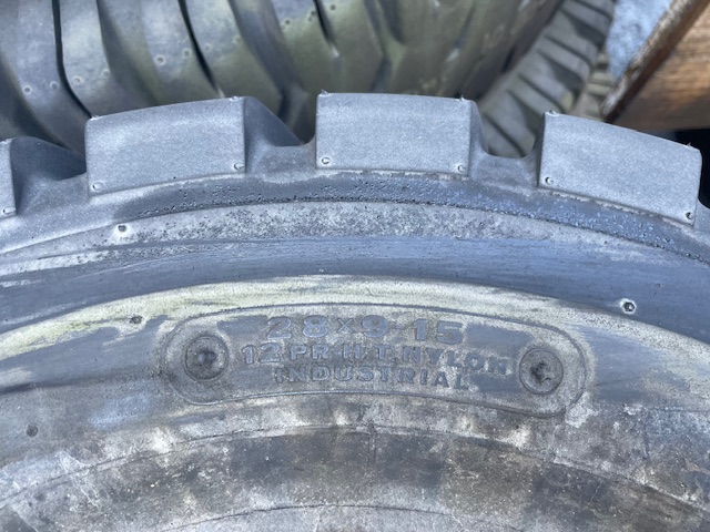 28×9-15-Tire1